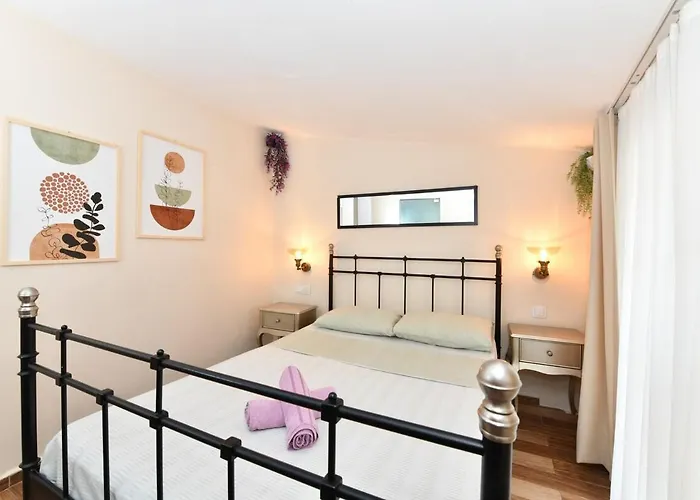 Private Terrace Ac Bright Flat Galata شقة *