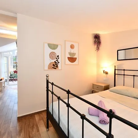 아파트 Private Terrace Ac Bright Flat Galata
