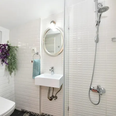 Private Terrace Ac Bright Flat Galata