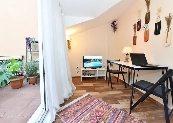 Private Terrace Ac Bright Flat Galata Istanbul