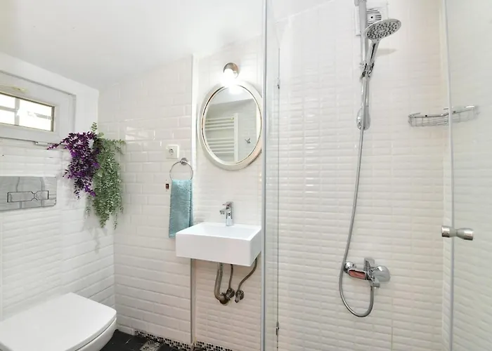 Private Terrace Ac Bright Flat Galata